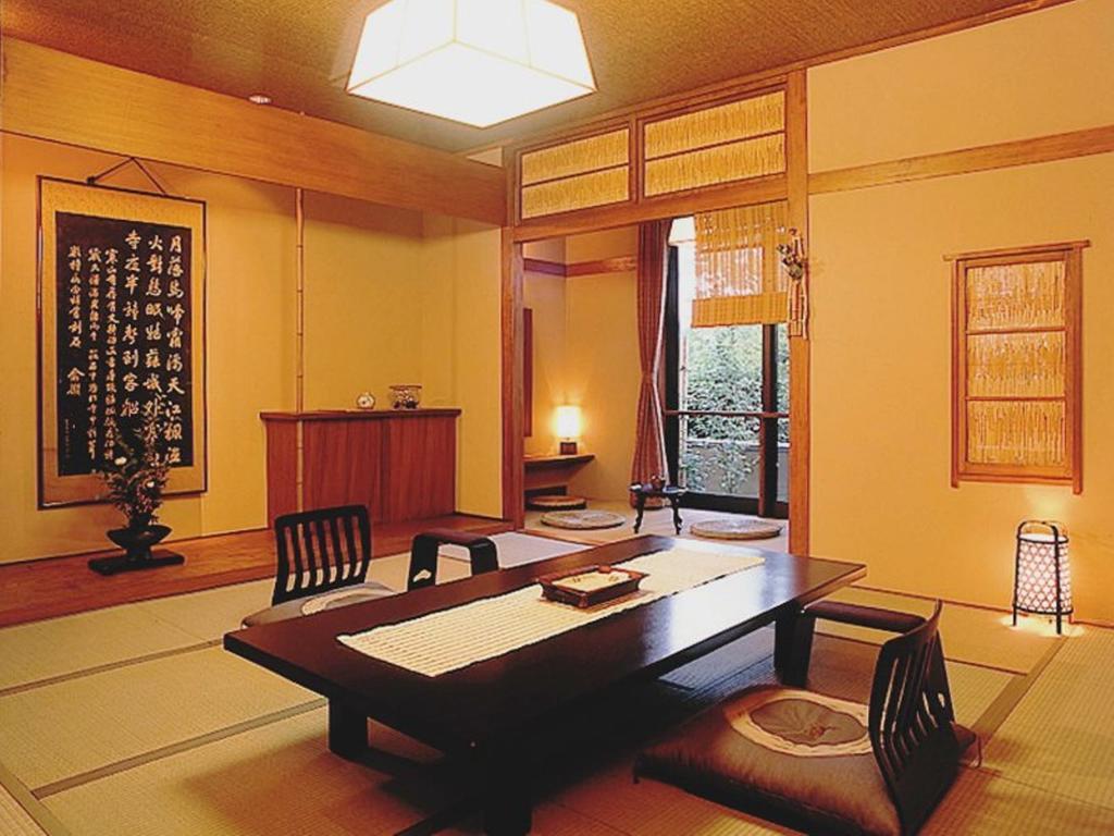 فندق أوتسوفي  أوجوتا-سبا دانتوكان كيكونويا ريوكان الغرفة الصورة